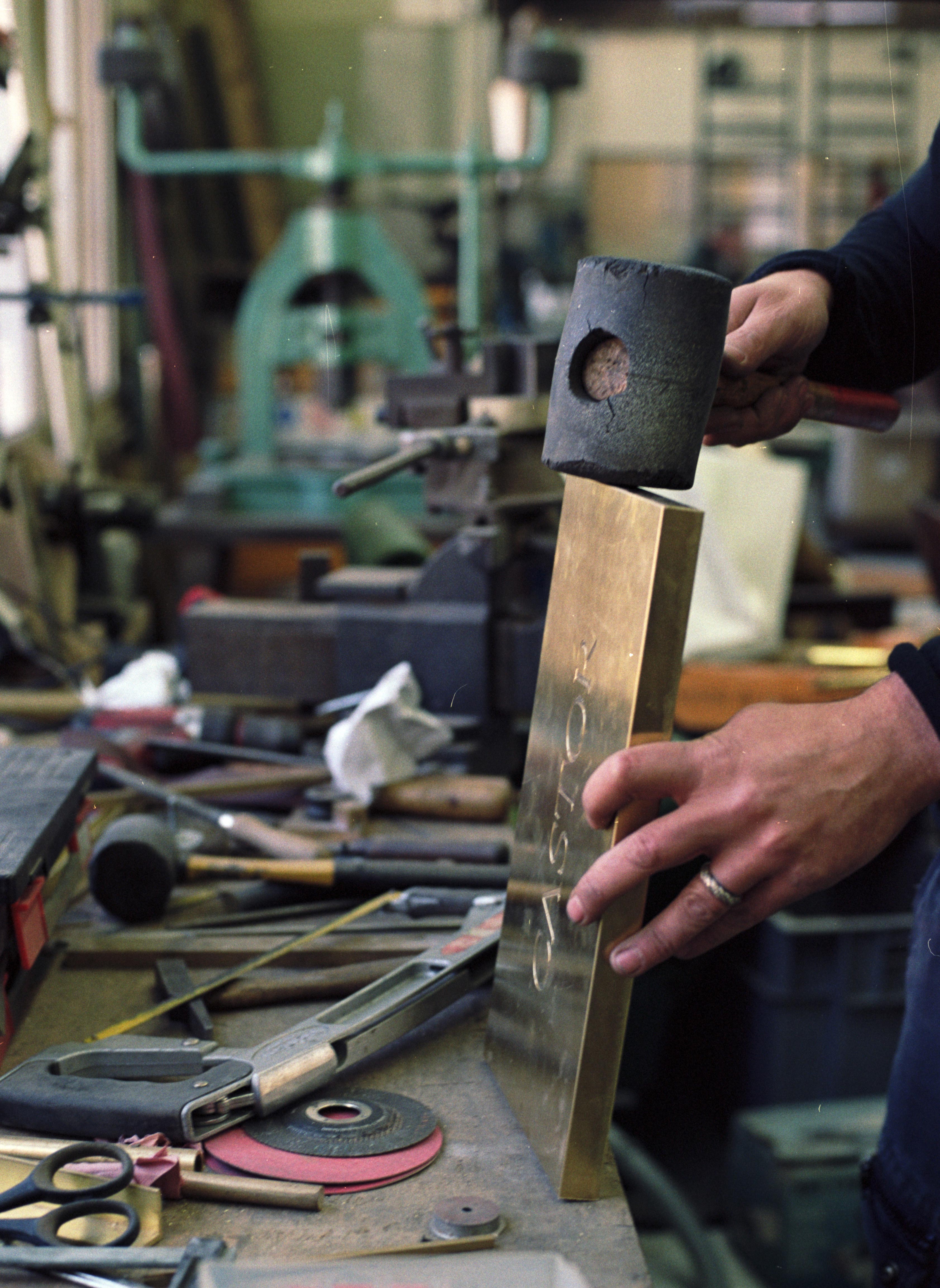 Laand Studio: Castor (Plaque design)